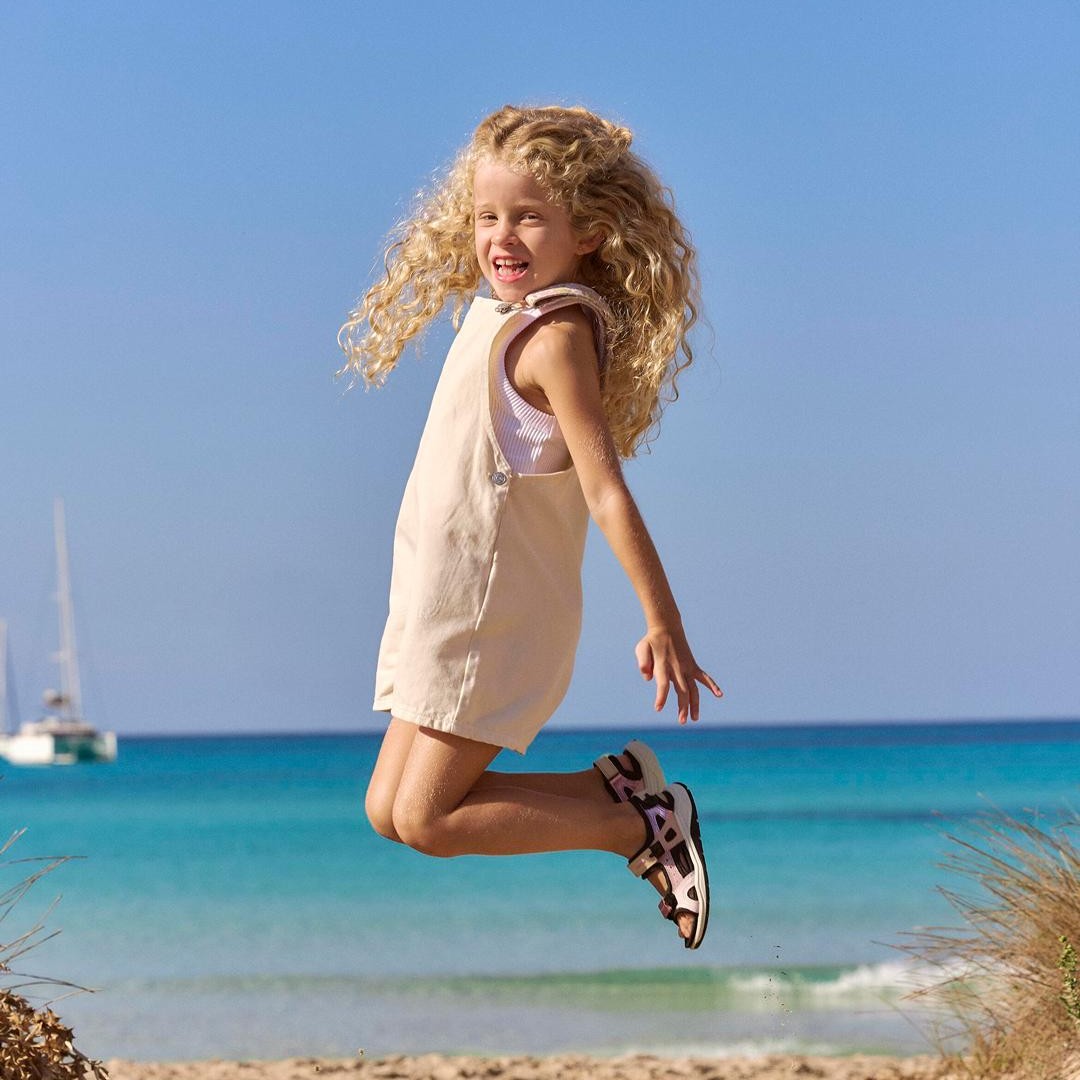 Încălțăminte pentru fete